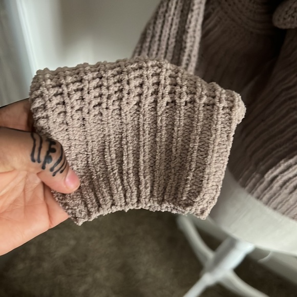 Sweater - Picture 3 of 5